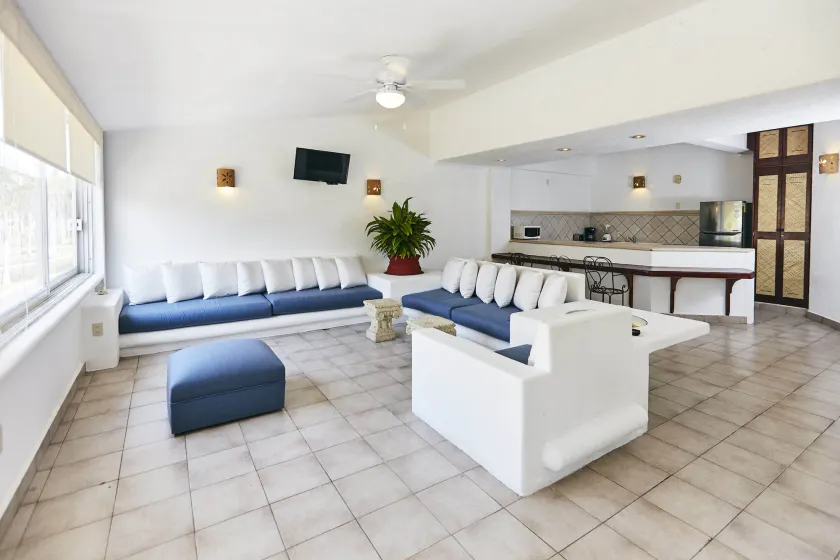Hotel Suites Ixtapa Plaza - Image 1