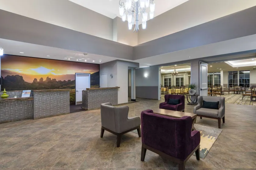 La Quinta Inn & Suites by Wyndham Loveland Estes Park - Image 1
