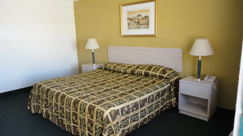 Imperial 400 Motor Inn - Image 1