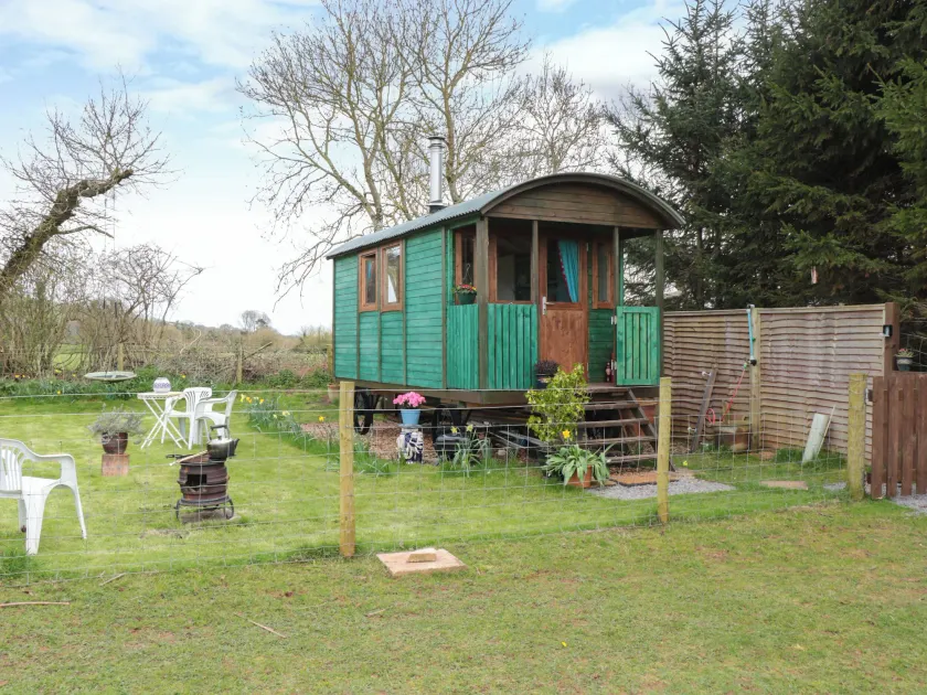 Harri's Hut - Image 1