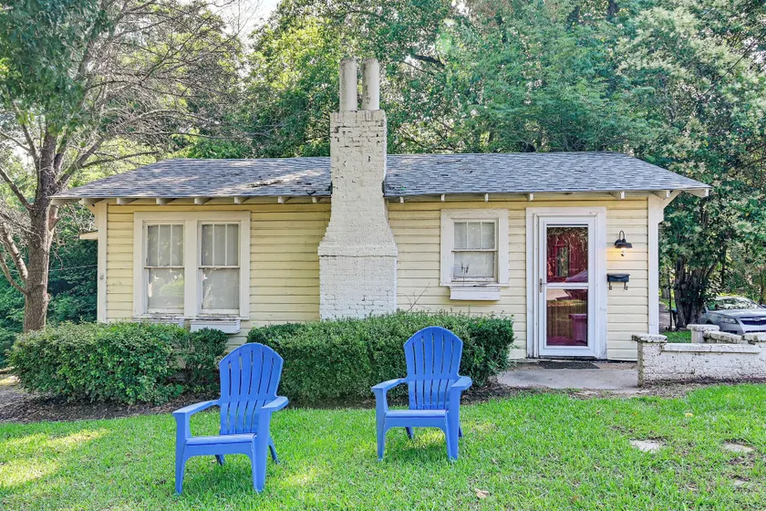 Walk to Main St! Quaint Philadelphia Home w/ Yard - Image 1