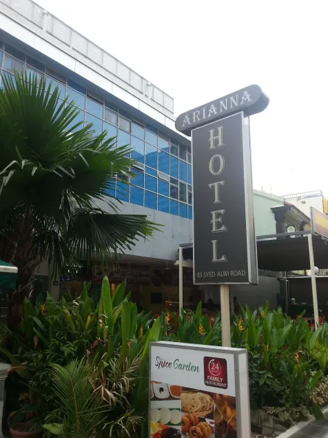 Arianna Hotel - Image 1