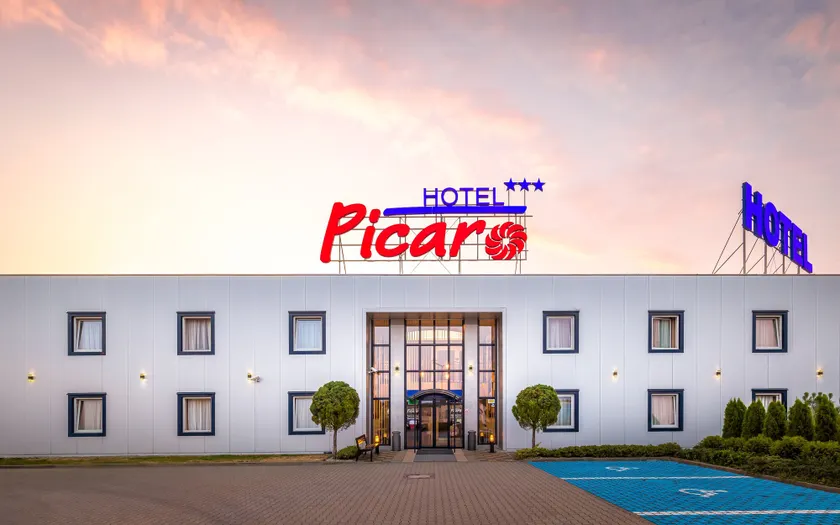Hotel Picaro Żarska Wieś Północ A4 kierunek Niemcy - Image 1