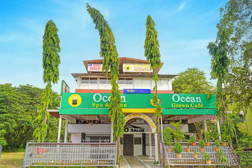 Fabhotel Ojas Inn - Image 1