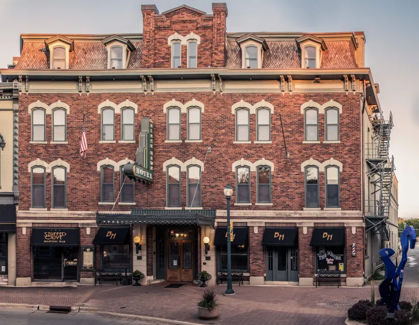 The Black Hawk Hotel - Image 1