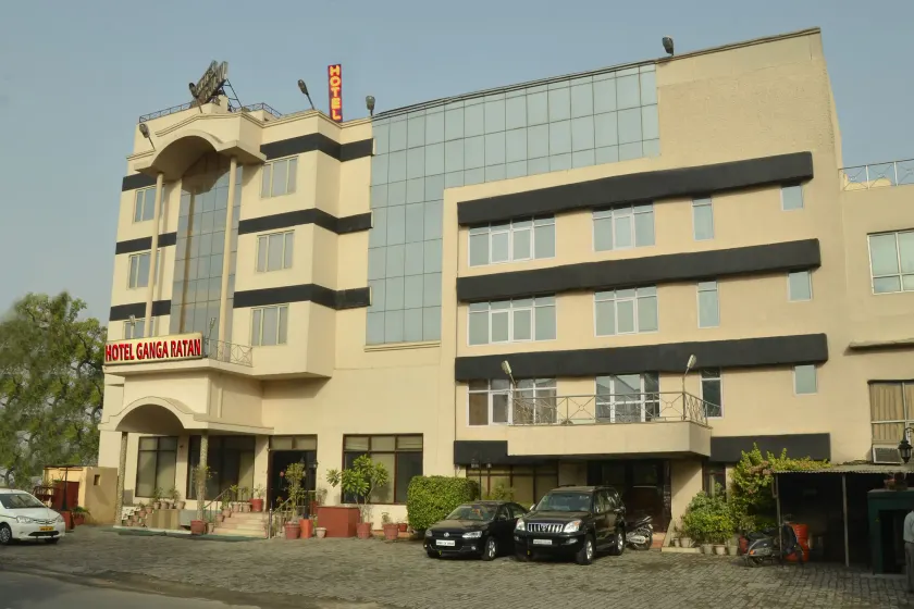 Hotel Ganga Ratan - Image 1