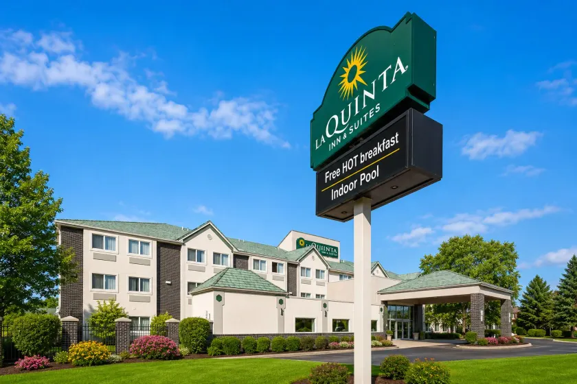 La Quinta by Wyndham Logan - Image 1