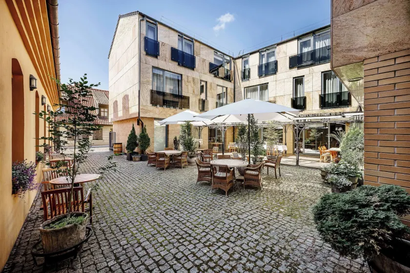 Euterpe Hotel - Image 1