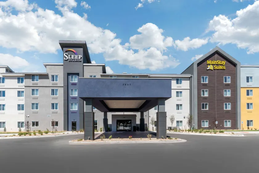 Sleep Inn & Suites Denver International Airport - Image 1