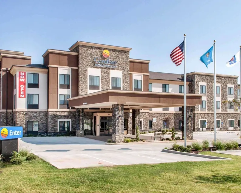 Comfort Inn & Suites Woodward - Image 1