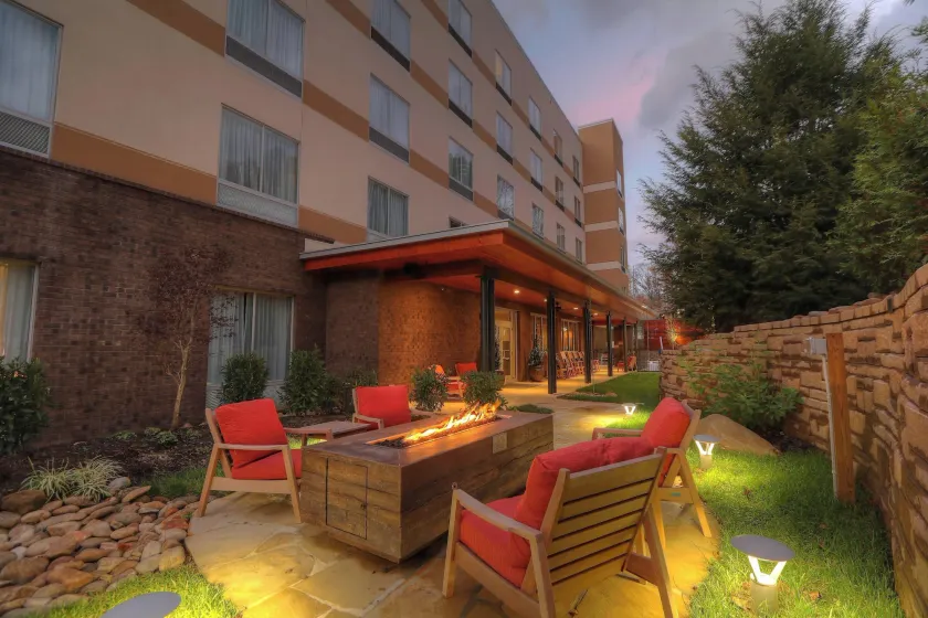 Fairfield Inn & Suites by Marriott Gatlinburg Downtown - Image 1