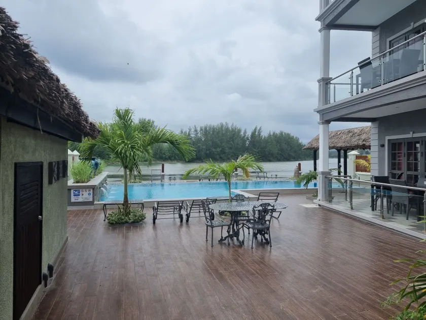 Phoenix Apartments - Image 1