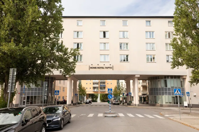 Home Hotel Tapto - Image 1