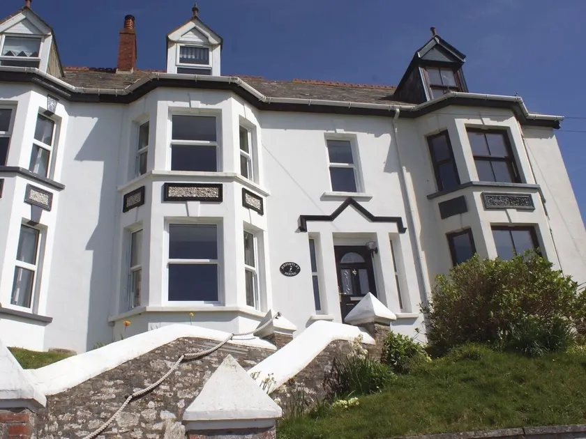 Heightley House - Image 1