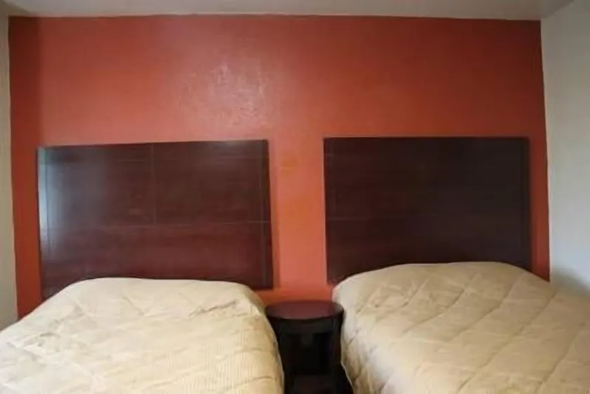 Prince of Wales Motel - Image 1