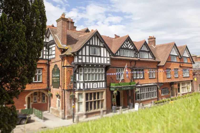The Crown Manor House Hotel - Image 1