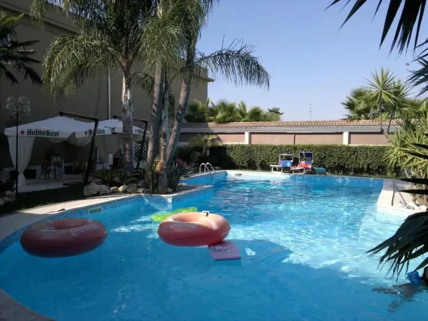 Hotel Novelli - Image 1