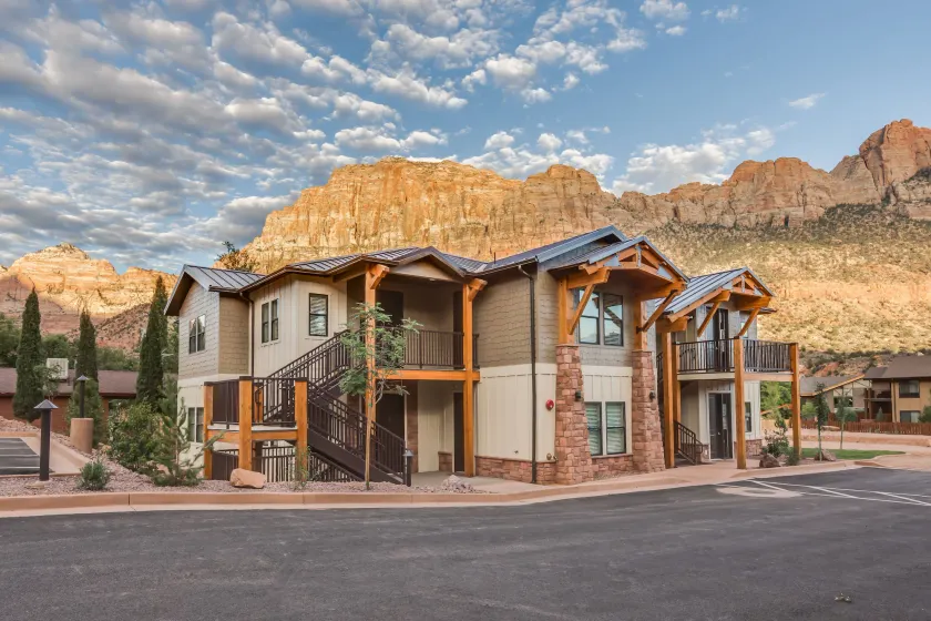 Watchman Villas - Image 1
