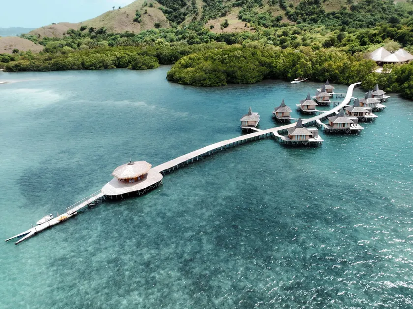 Menjaga Bay - Image 1
