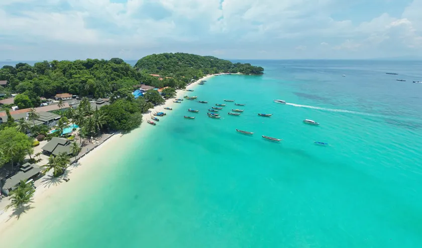 Phi Phi Holiday Resort, Leam Tong Beach - Image 1
