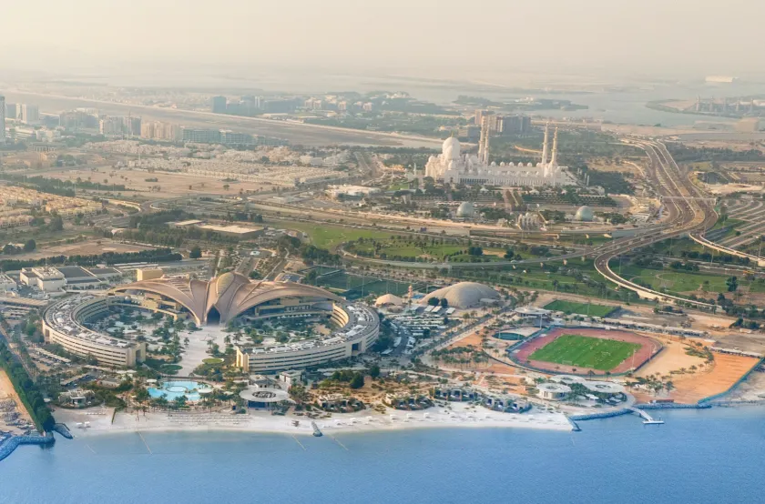 ERTH Abu Dhabi Hotel - Image 1
