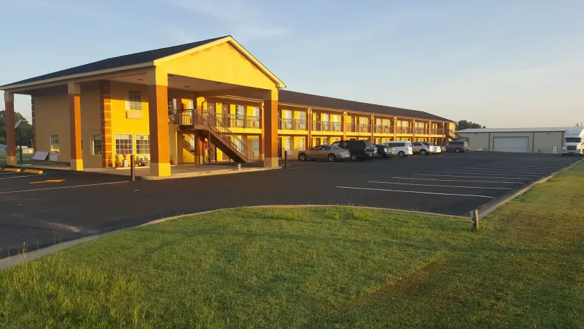 Executive Inn - Image 1