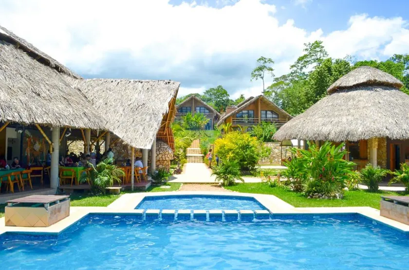 AXKAN PALENQUE, ALBERCAS, GASTRONOMIA MAR y TIERRA & TRAVEL AGENCY - Image 1