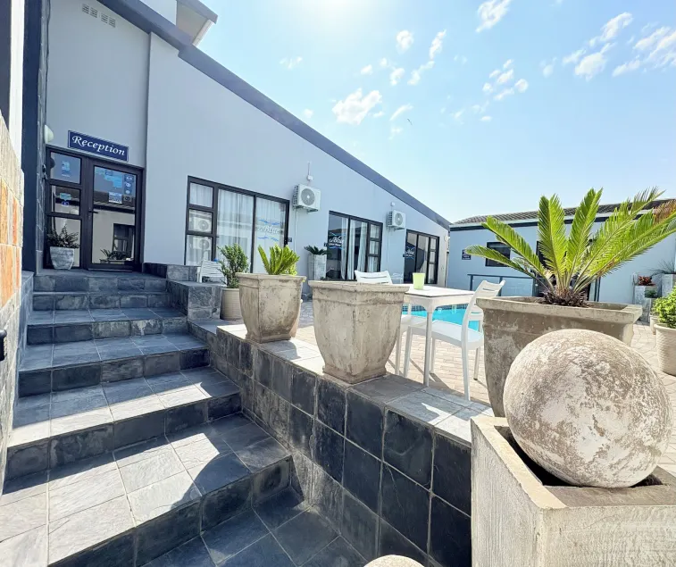 Le Blue Guesthouse - Image 1