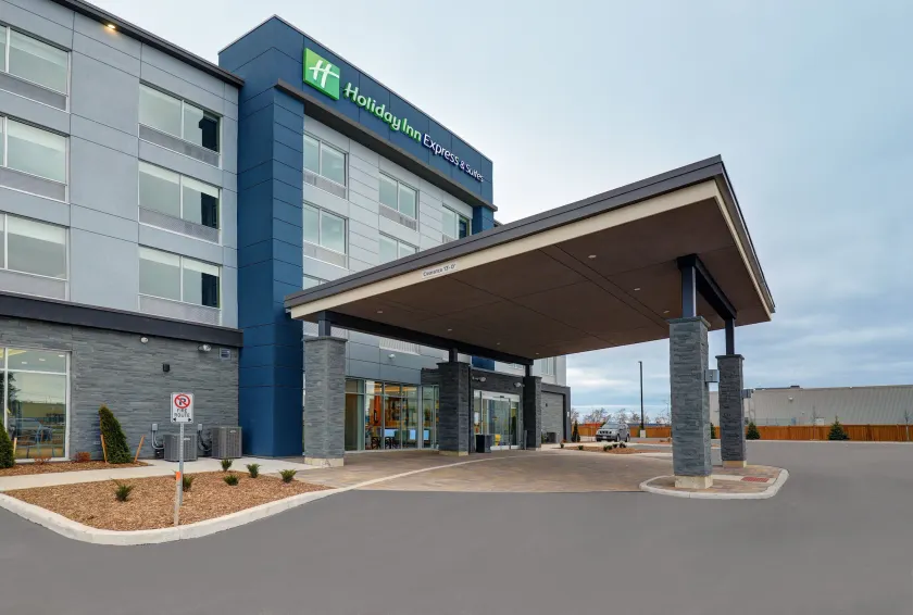 Holiday Inn Express & Suites - Port Elgin - Image 1