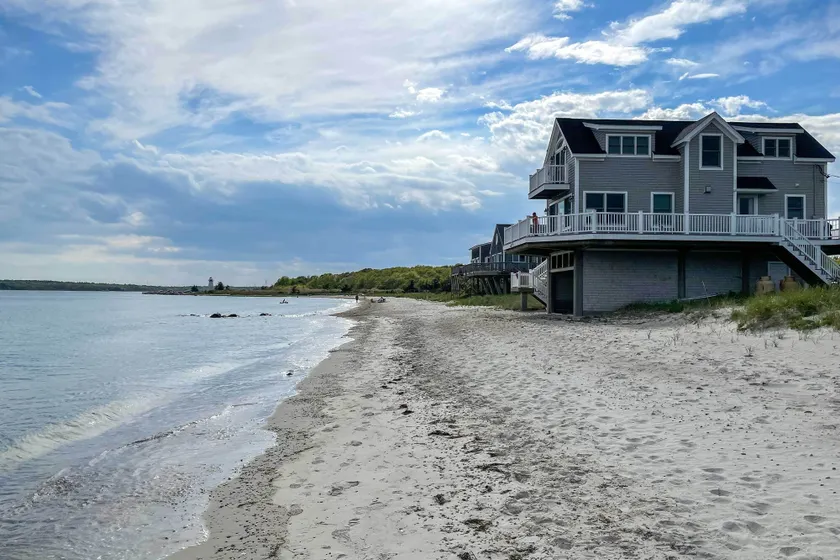 Romantic Retreat on the Sand: Cape Cod Beach House - Image 1