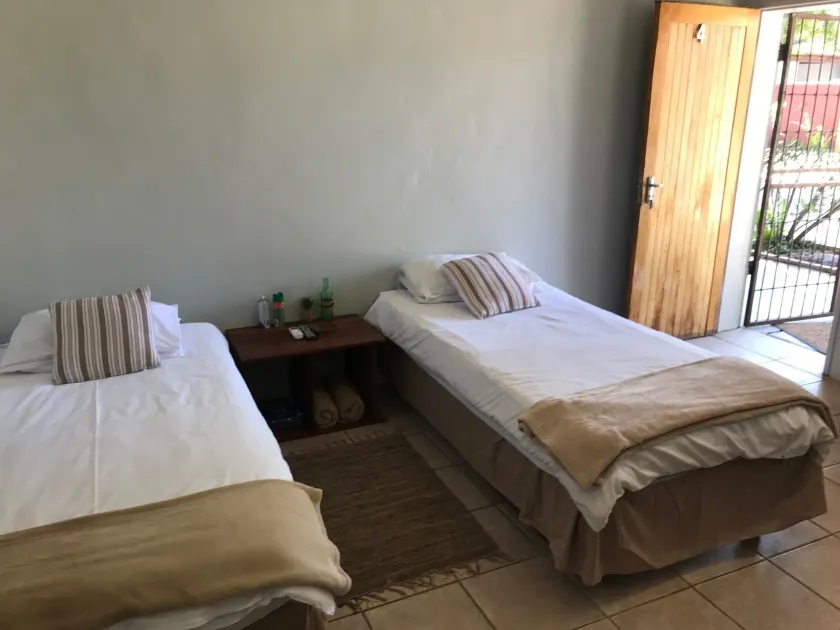 Kololo Guesthouse - Image 1