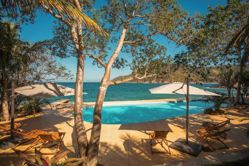 Corrales Bay Resort - Image 1
