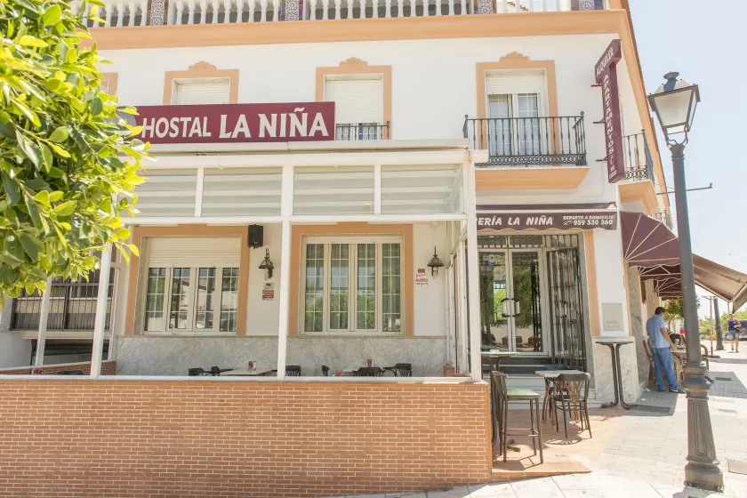 Hostal Restaurante La Niña - Image 1