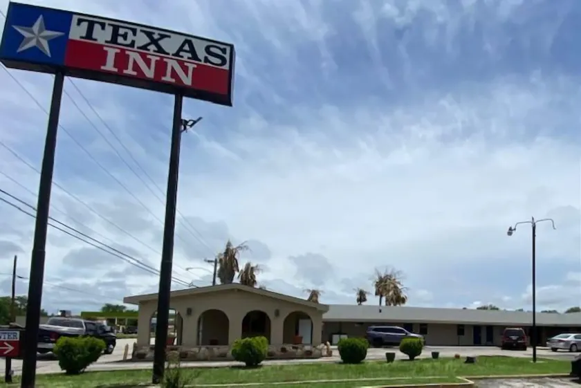 Texas Inn Seguin - Image 1