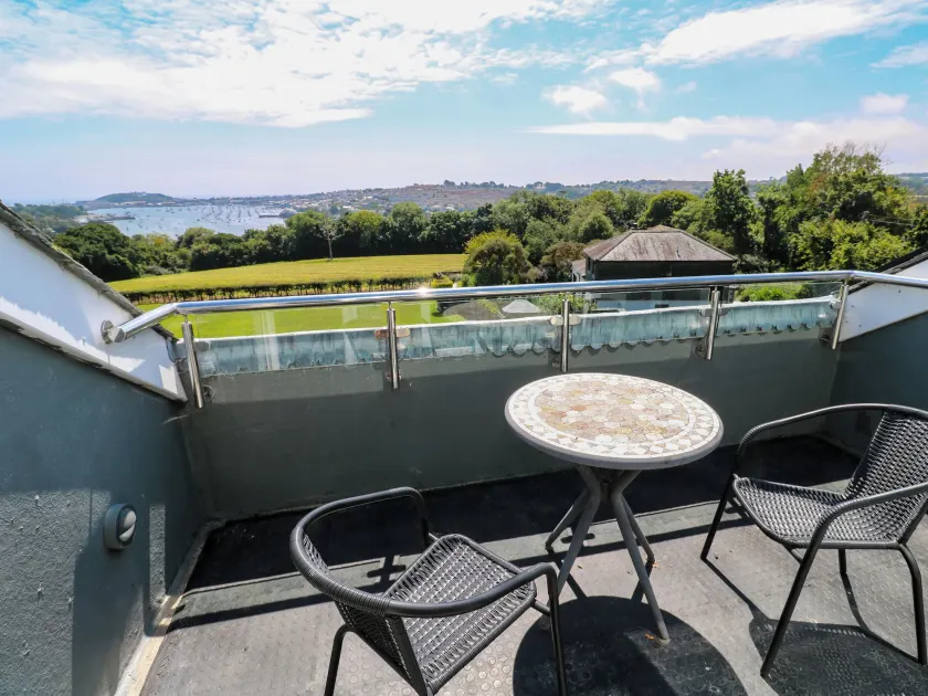 The Crows Nest – Sea View Retreat, Flushing Cornwall - Image 1