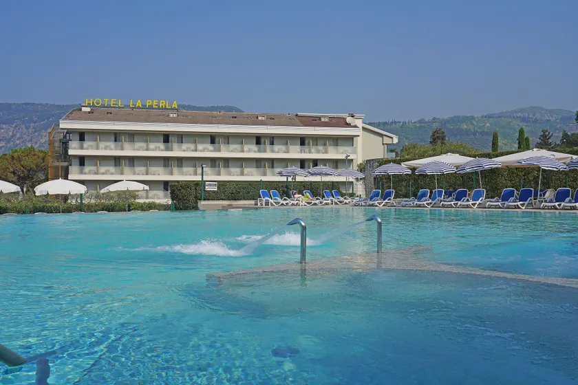 Hotel La Perla - Bike Hotel - Image 1
