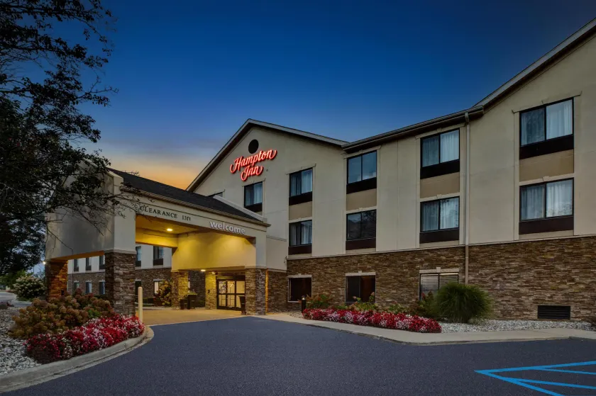 Hampton Inn Hotel Detroit/Belleville-Airport Area - Image 1