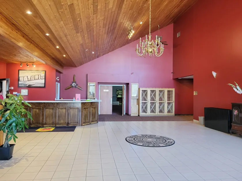 Jolly Roger Inn & Resort - Lobby