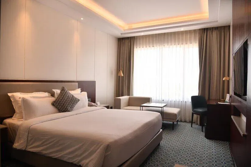 THE SARA HOTEL - Image 1