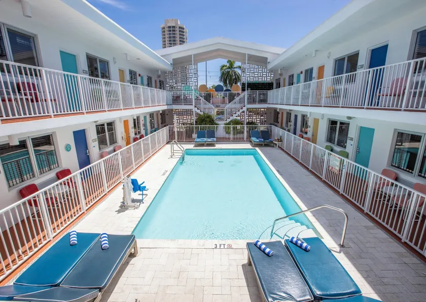 Waterside Hotel and Suites - Image 1
