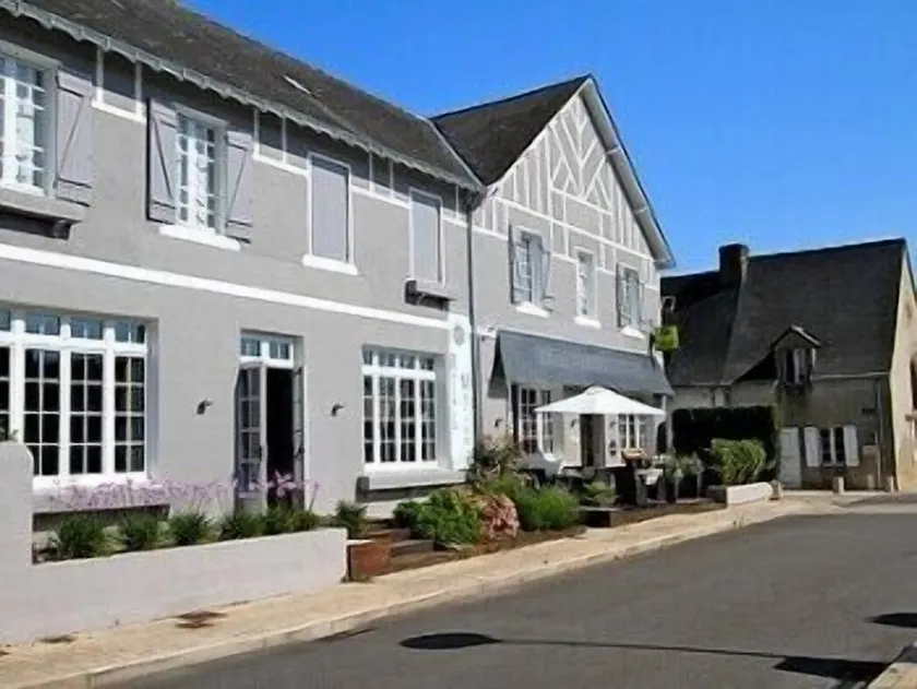 Logis Hôtel Le Relais Marine - Image 1