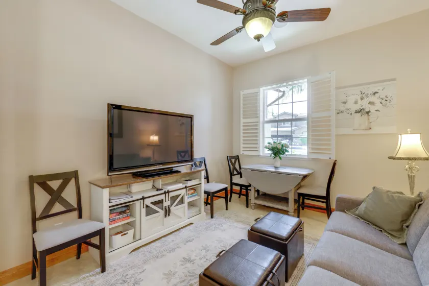 Private & Spacious Deluxe Rolling Hills Ranch Gem - Image 1