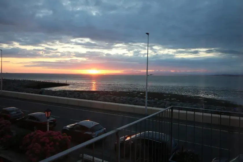Shipping Lanes Hotel - Image 1