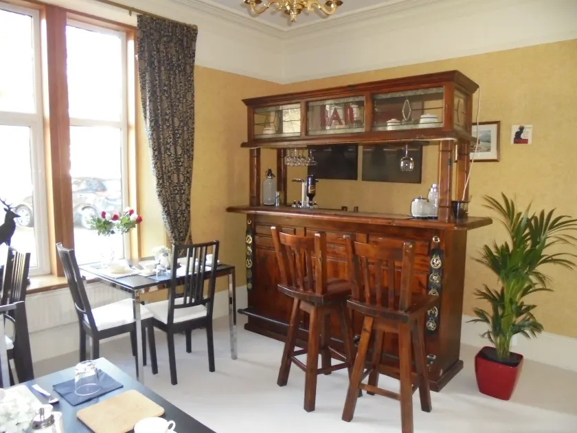 Avondale House - Image 1