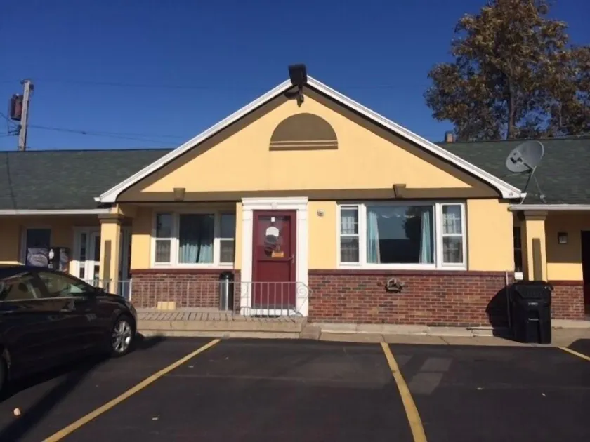 Budget Inn Tonawanda - Image 1