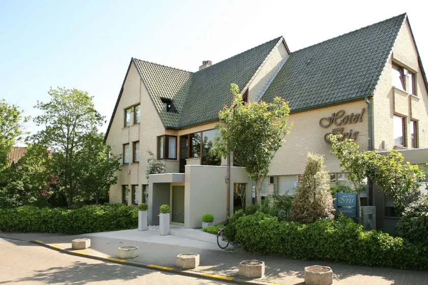 Hotel Iris - Image 1