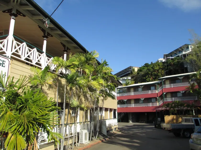 Yongala Lodge by The Strand - Image 1