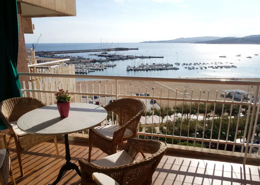 Charming apartment in Palamós - Image 1
