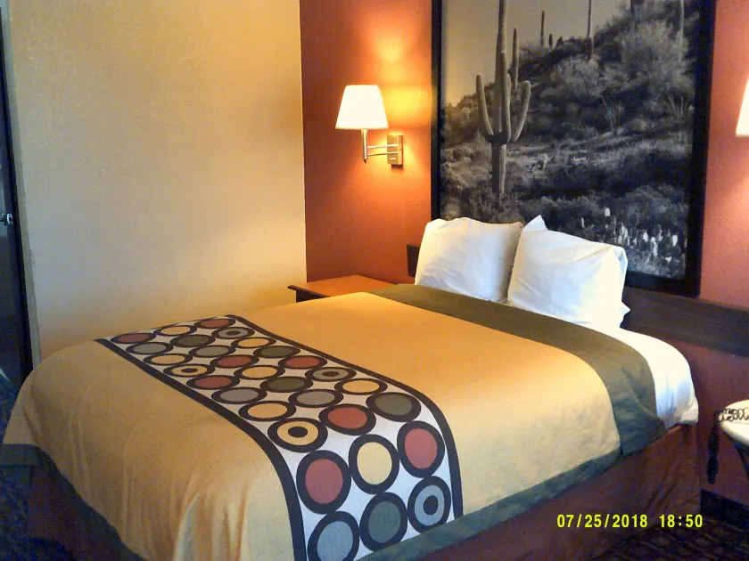 Super 8 by Wyndham Tucson Downtown Convention Center - Image 1