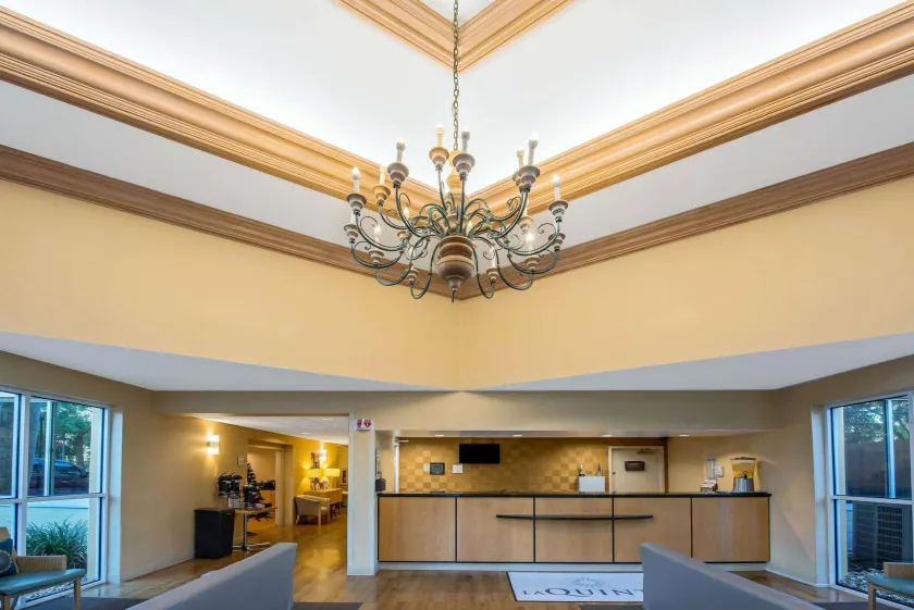 La Quinta by Wyndham West Palm Beach Airport - Hall